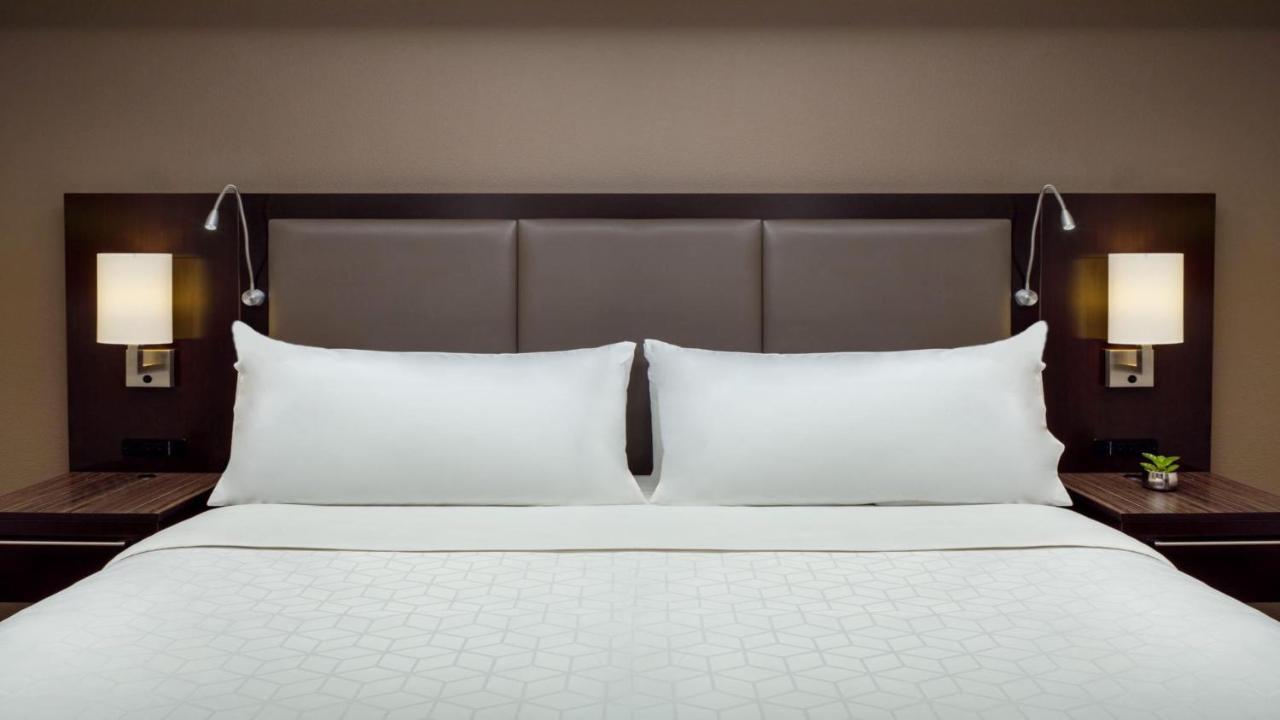 Holiday Inn And Suites Phoenix Airport North By Ihg Kültér fotó